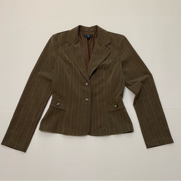 Iz Byer Jackets & Blazers - ⭐️ IZ Byer California stripe jacket size medium.